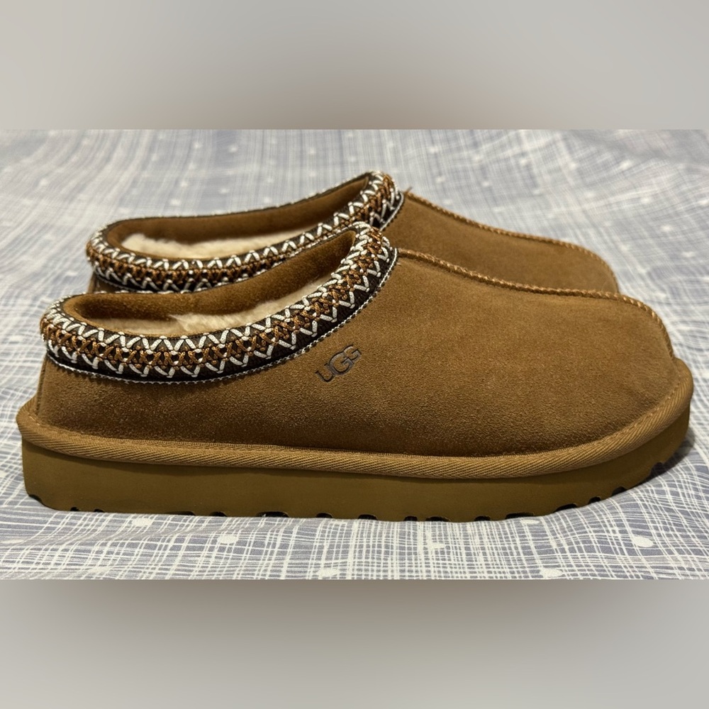 Ugg Tasman Slippers Chestnut Size 8 Like New!